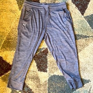 Under Armor grey Capri active wear with tie